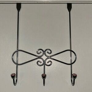 Bathroom towel/robe hanger